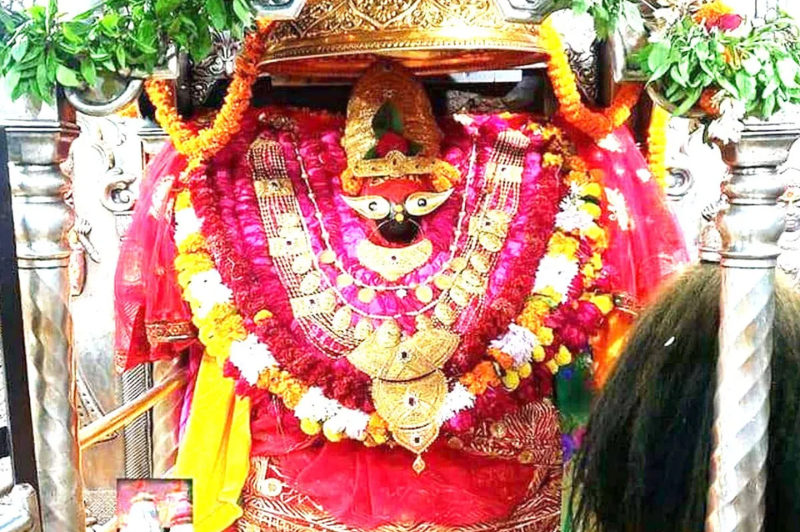 Nav Durga Samohik Shringar Puja at Vindhyachal Devi Temple